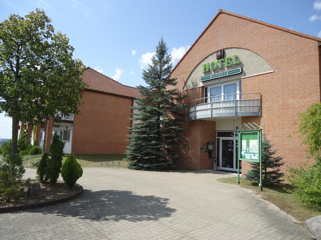 希菲尔德格灵莱恩酒店 新勃兰登堡 外观 照片